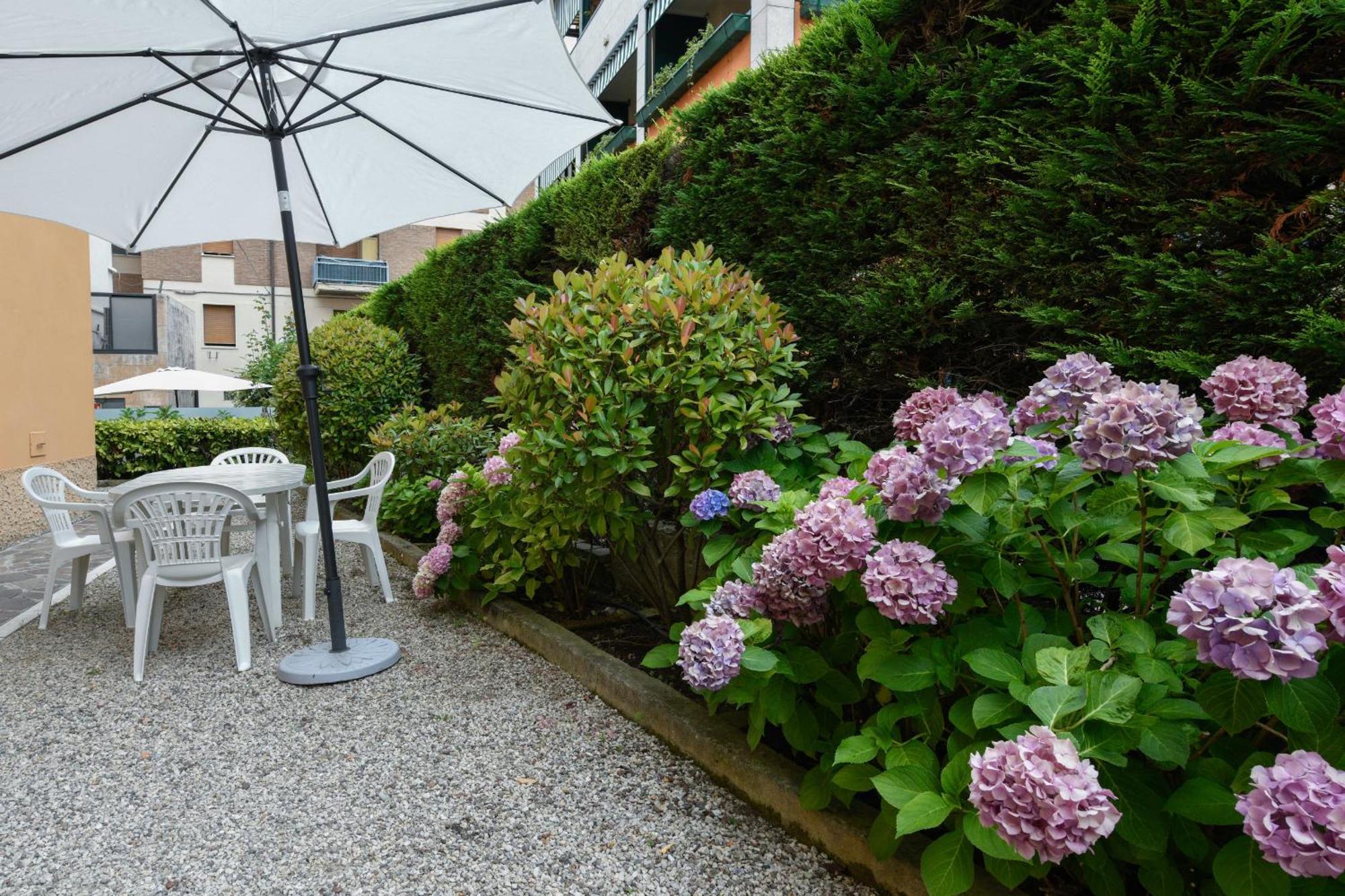 Garden Apartment Bardolino Luaran gambar