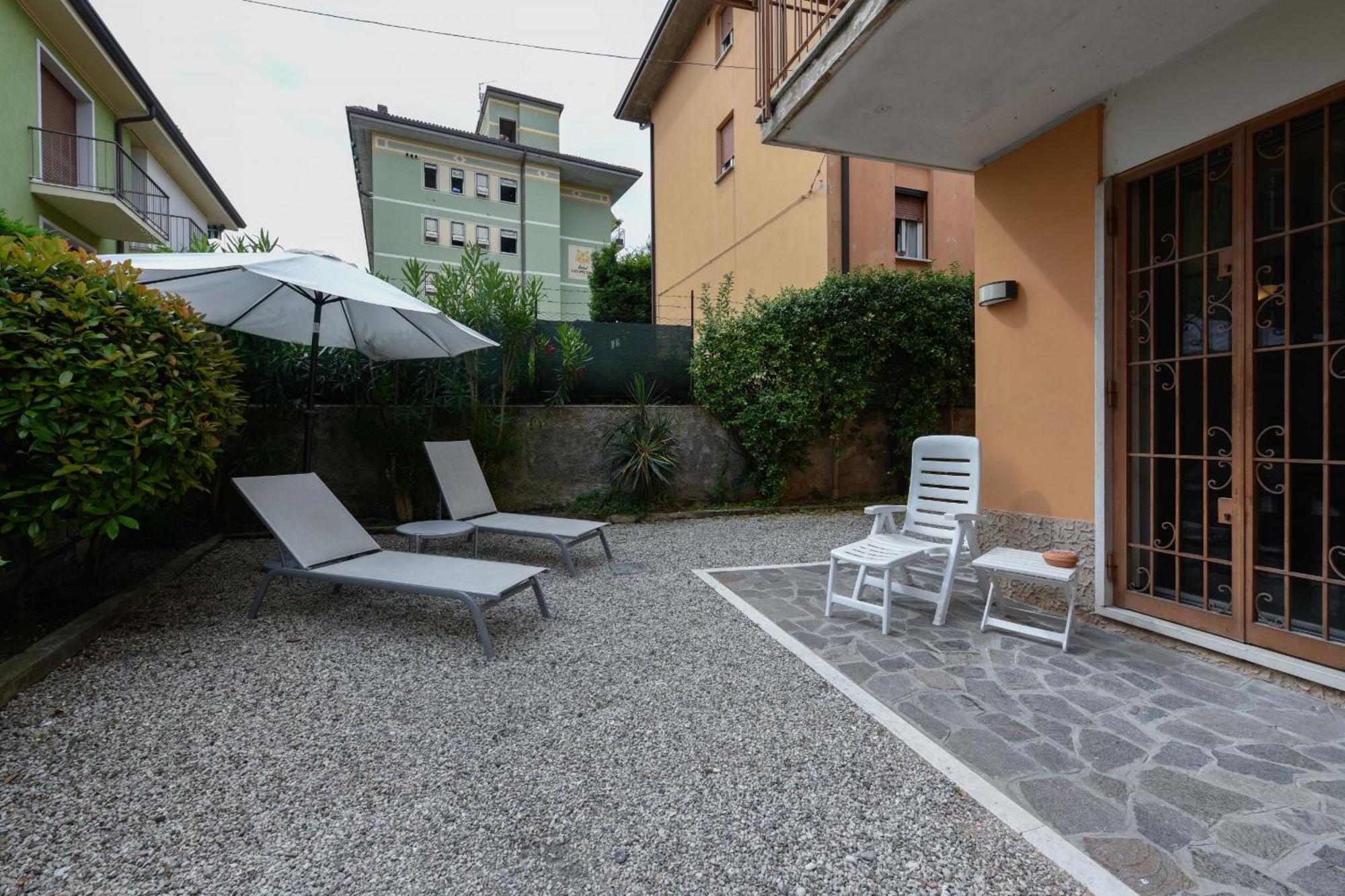 Garden Apartment Bardolino Luaran gambar